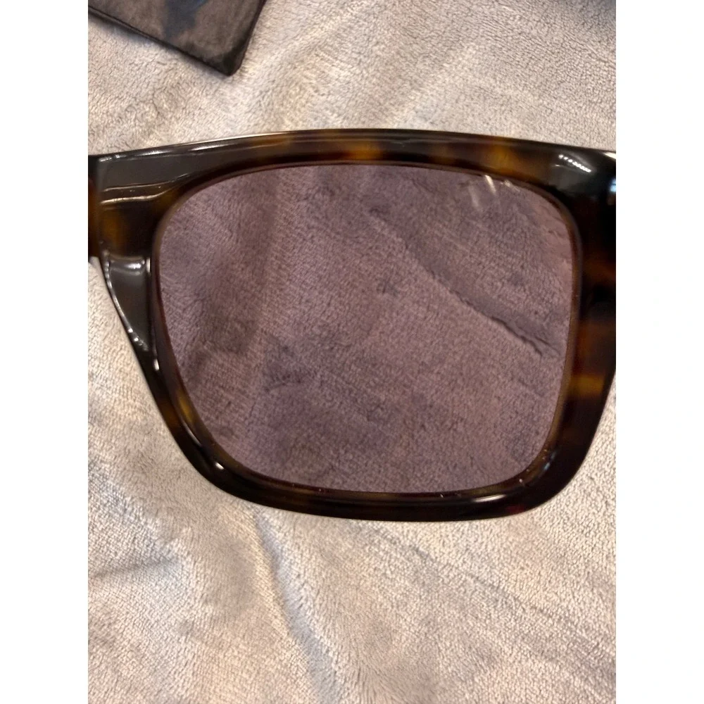 Gucci Tortoise Square‎ Sunglasses Matte Arms Web Stripe Logo Italy Unisex
